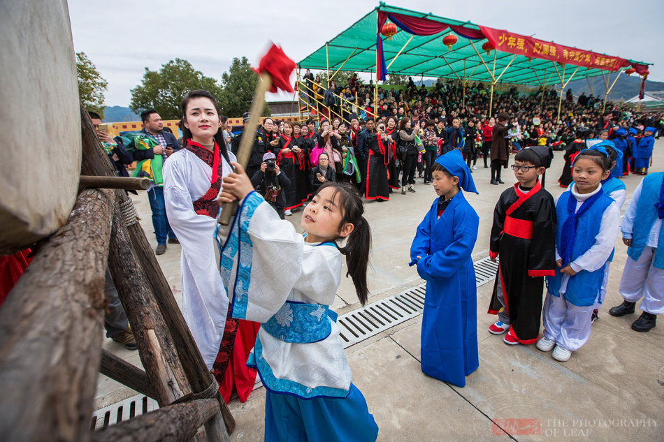 浙江宁波千名小学生穿汉服，学国学礼仪