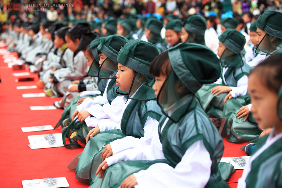 浙江宁波千名小学生穿汉服，学国学礼仪