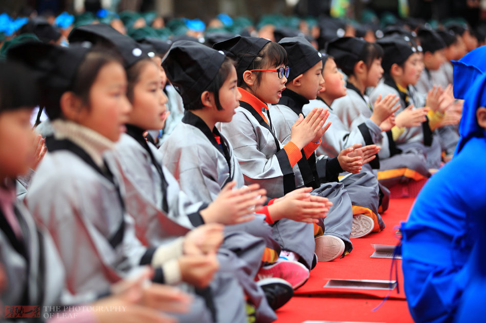 浙江宁波千名小学生穿汉服，学国学礼仪