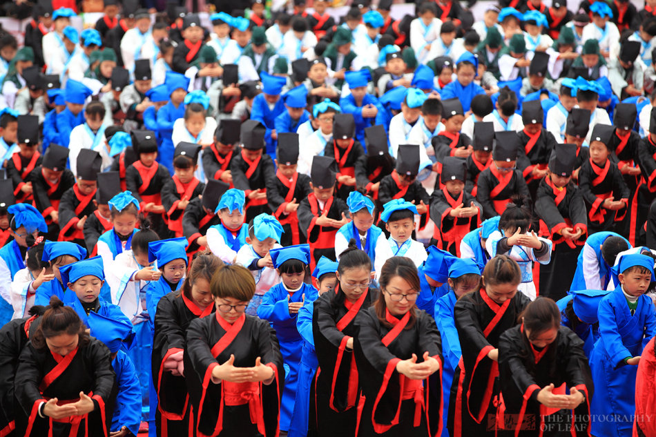 浙江宁波千名小学生穿汉服，学国学礼仪