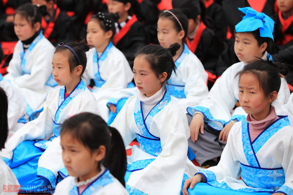 浙江宁波千名小学生穿汉服，学国学礼仪