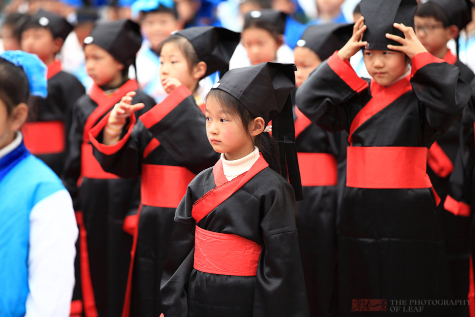 浙江宁波千名小学生穿汉服，学国学礼仪