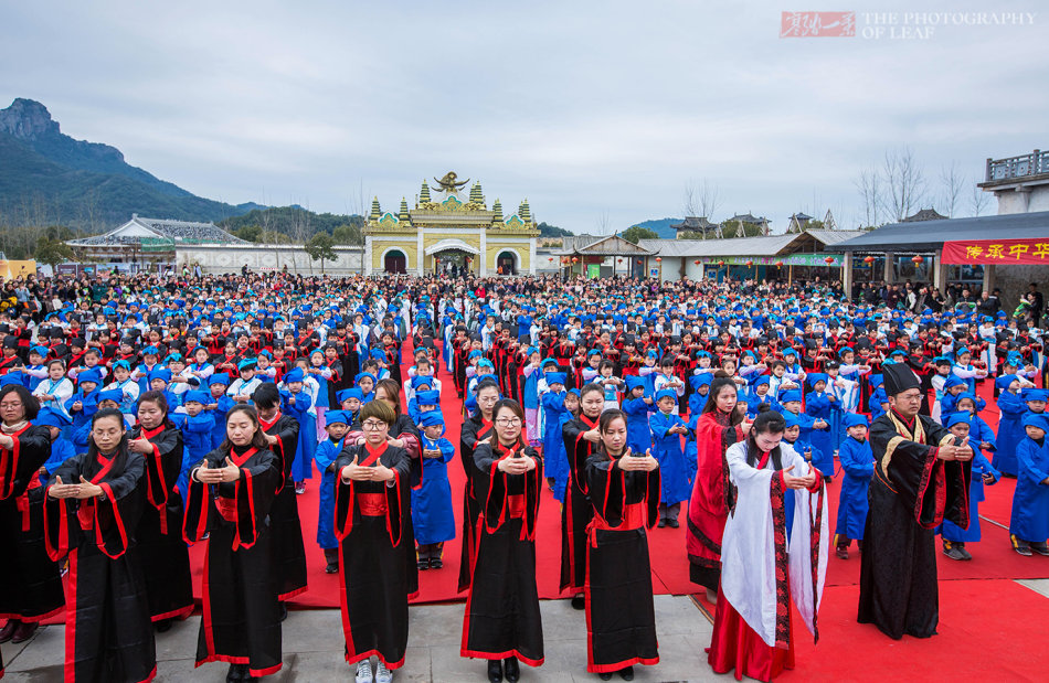 浙江宁波千名小学生穿汉服，学国学礼仪