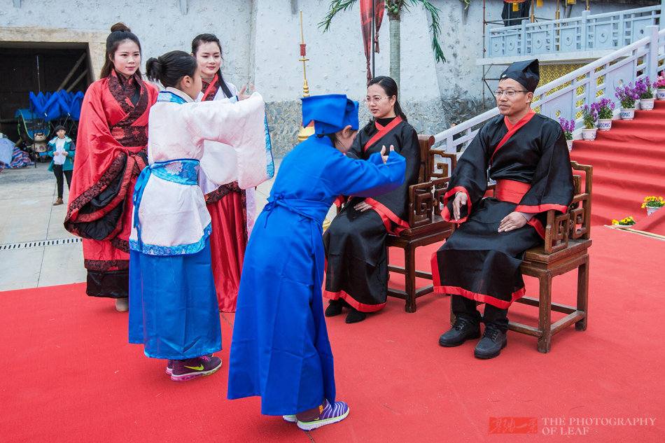 浙江宁波千名小学生穿汉服，学国学礼仪